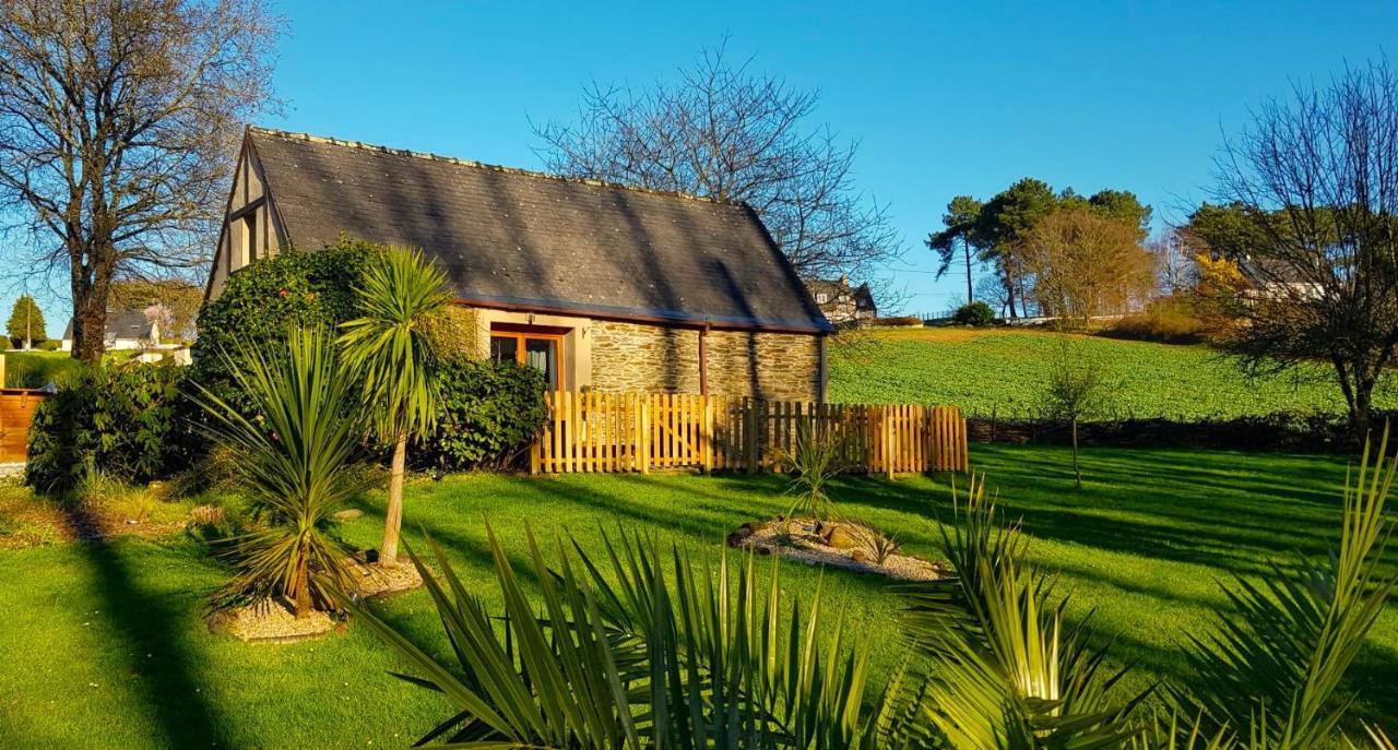 Le Vieux Moulin Gites - Detached Cottage With Garden Views And Pool Guégon Exteriör bild