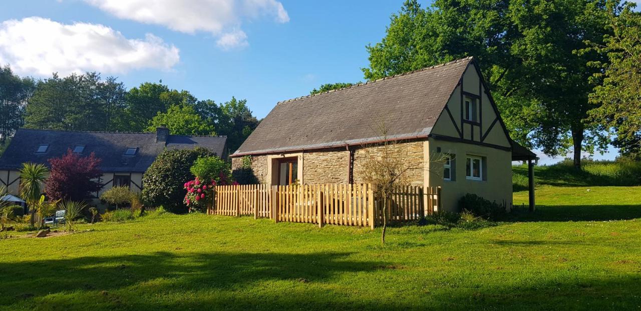 Le Vieux Moulin Gites - Detached Cottage With Garden Views And Pool Guégon Exteriör bild