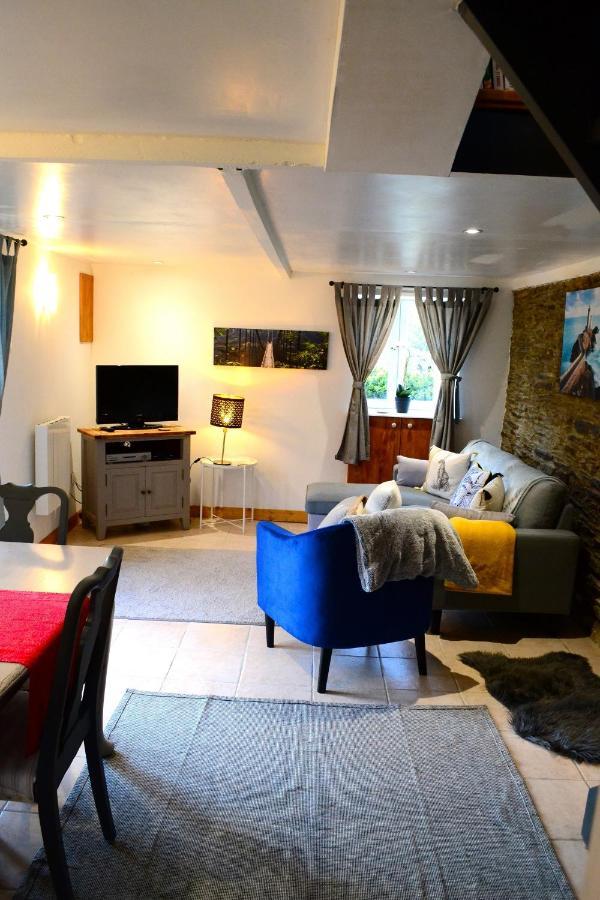 Le Vieux Moulin Gites - Detached Cottage With Garden Views And Pool Guégon Exteriör bild
