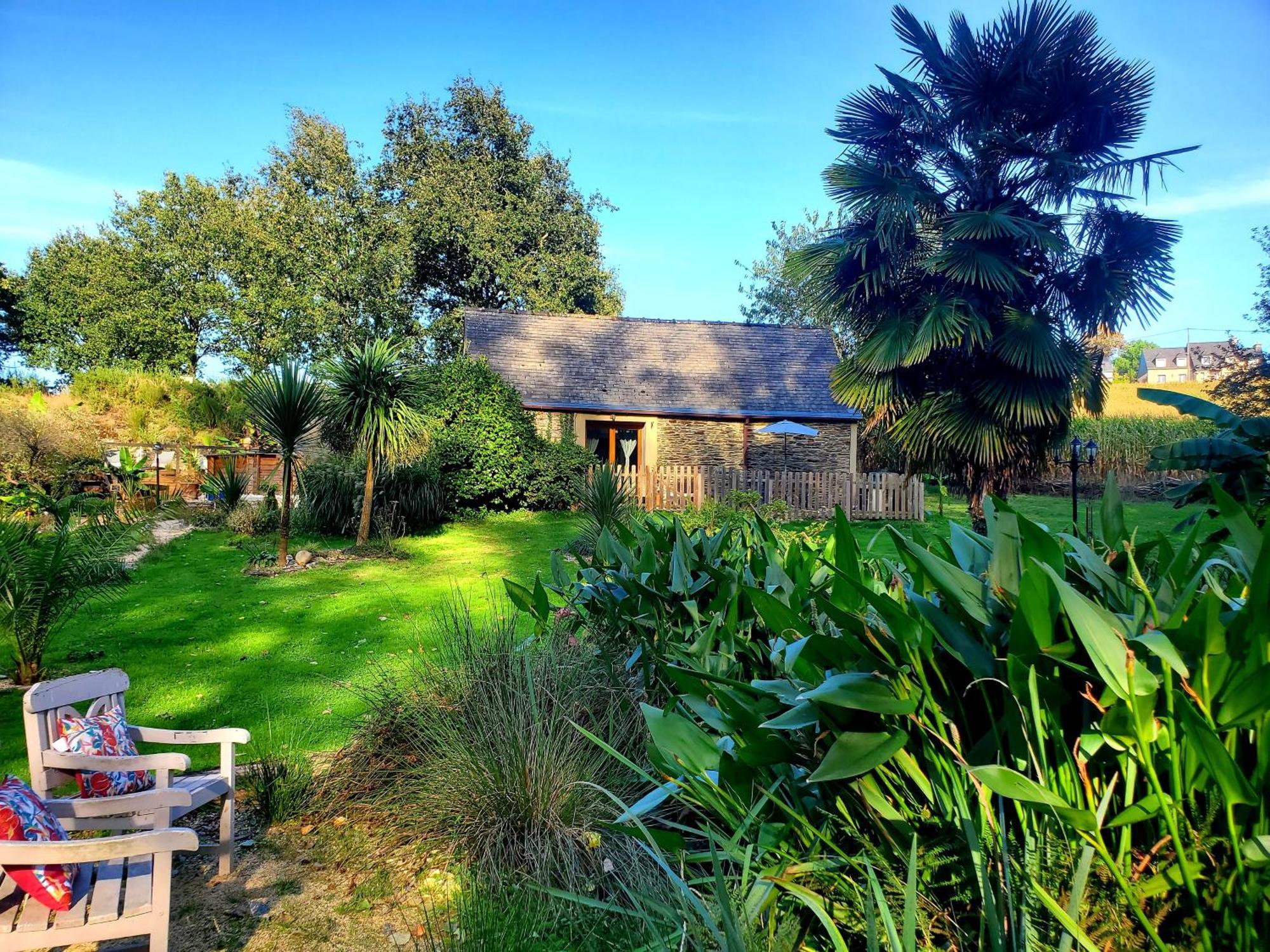 Le Vieux Moulin Gites - Detached Cottage With Garden Views And Pool Guégon Exteriör bild
